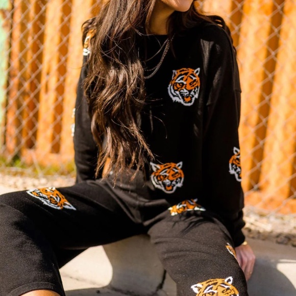 Lala Original: Fierce Female Knit Playsuit - Picture 6 of 11